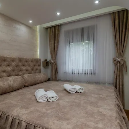 Apartman Golden Hill & *